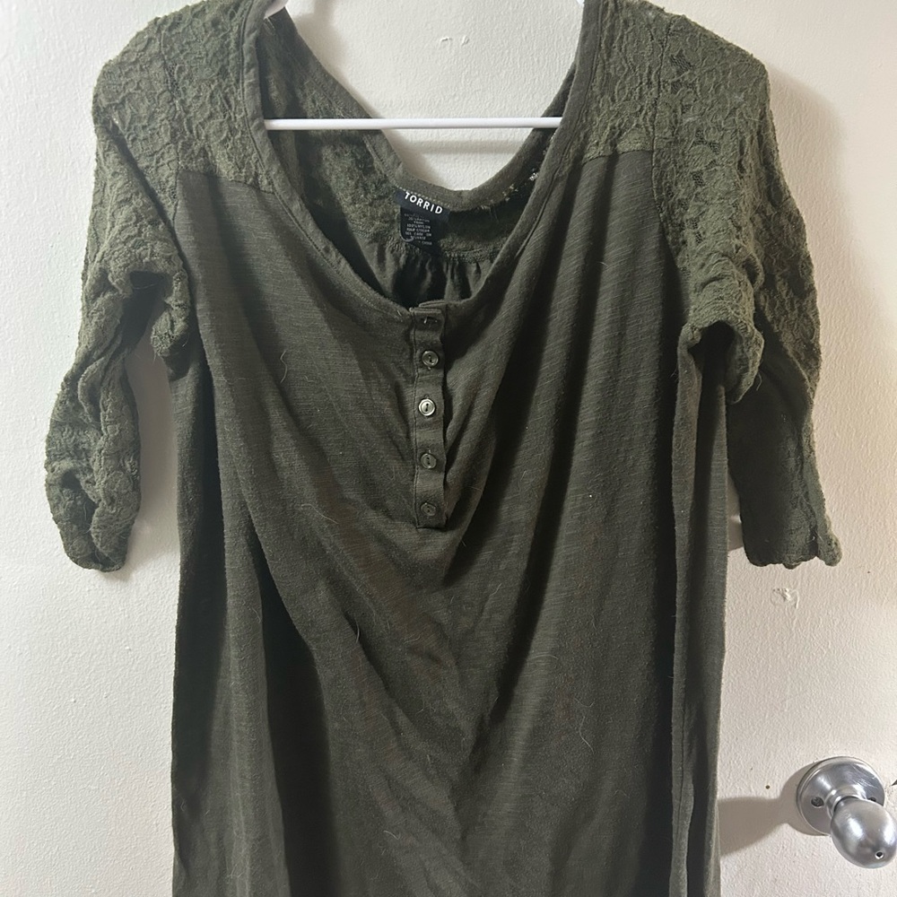 Torrid Women's Green Lace Sleeve Top